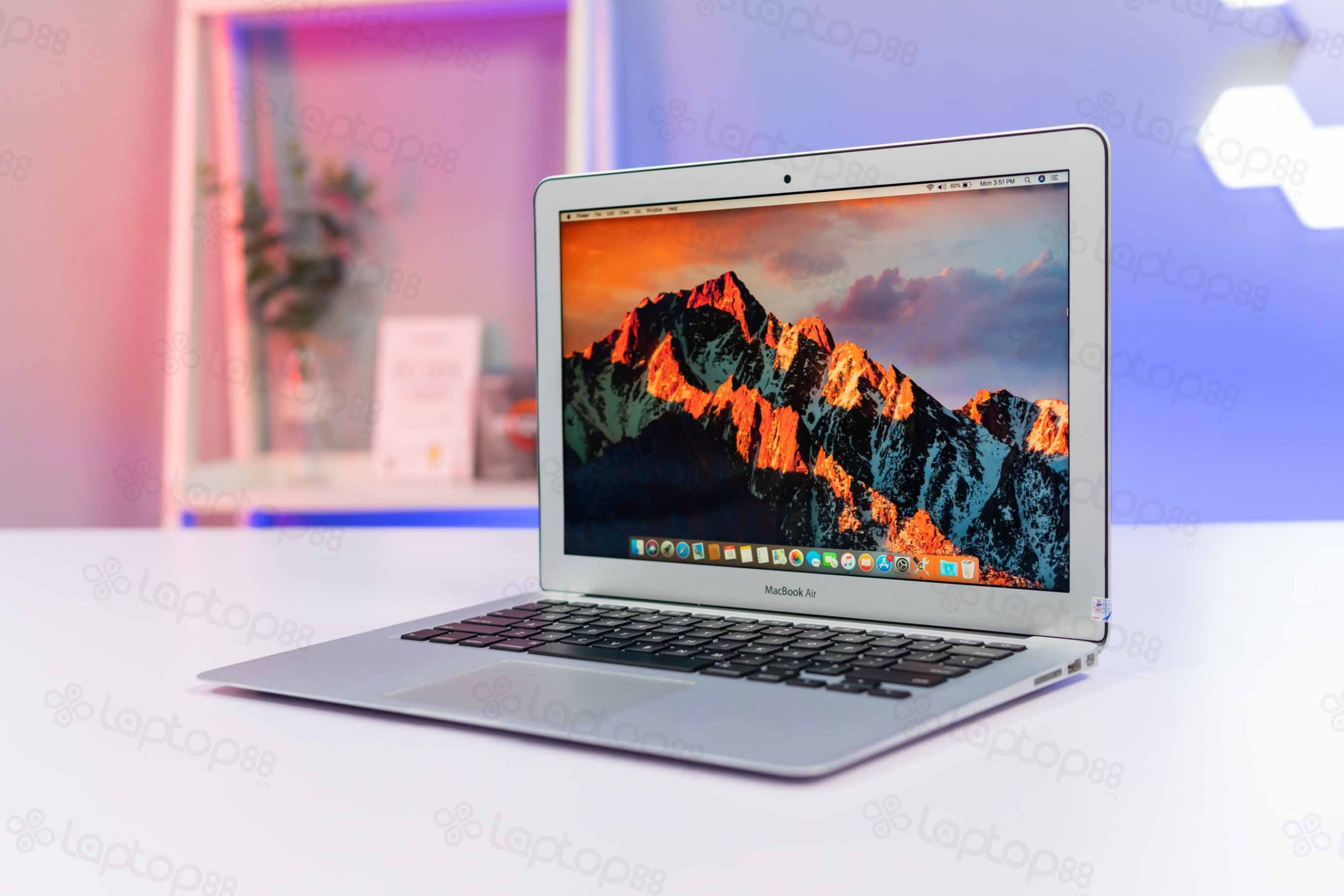 Macbook Air 2017 13 inch cũ (i5 1.8Ghz/RAM 8GB/SSD 128GB – Máy